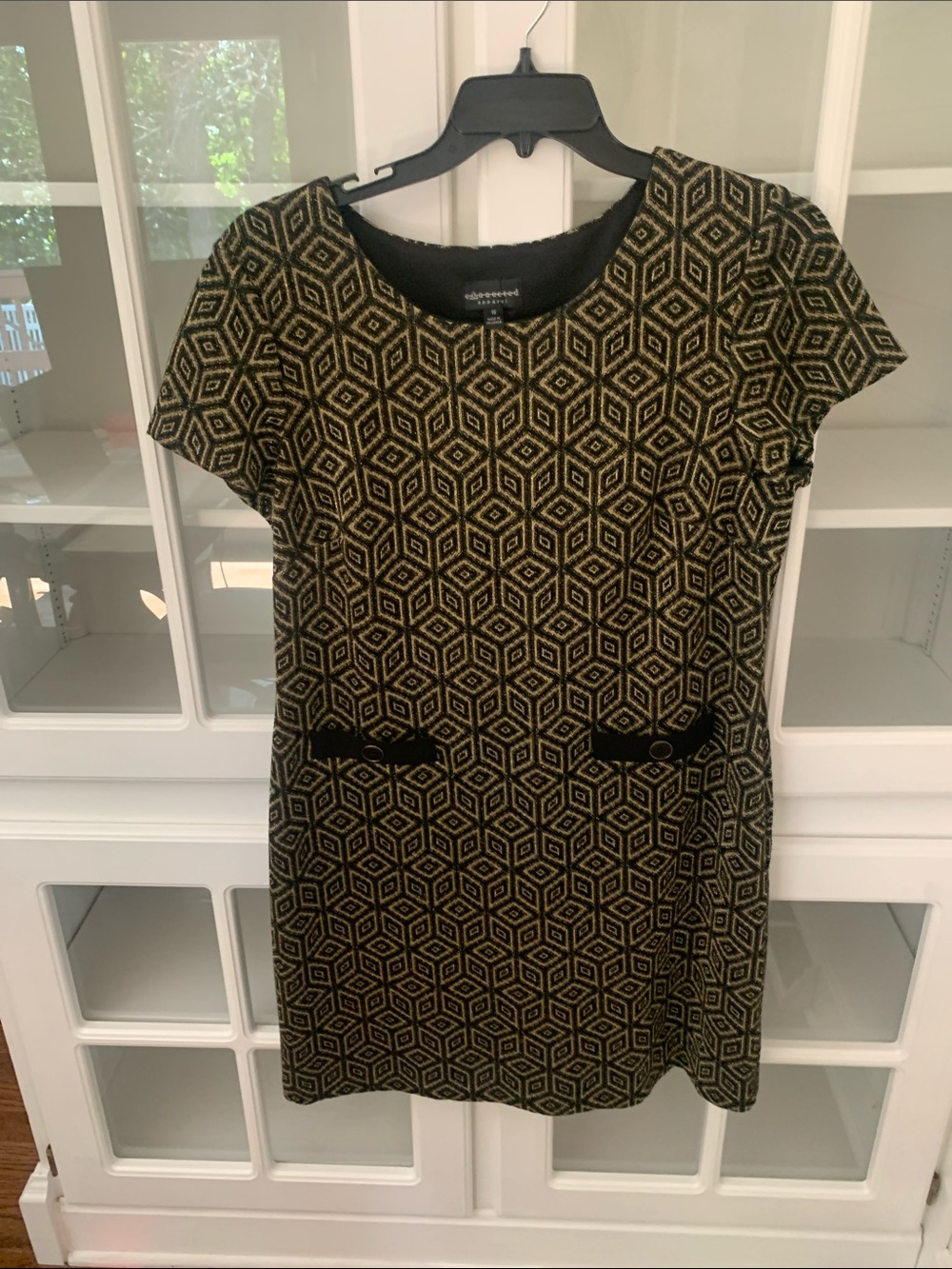 connected apparel Black and Gold Geometric Short-Sleeve Shift Dress